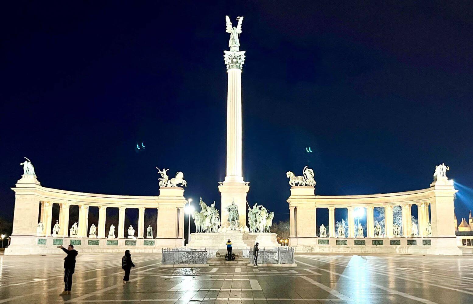 heroes square at night