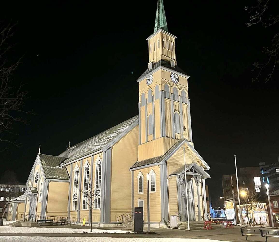 tromso cathedral during the polar night