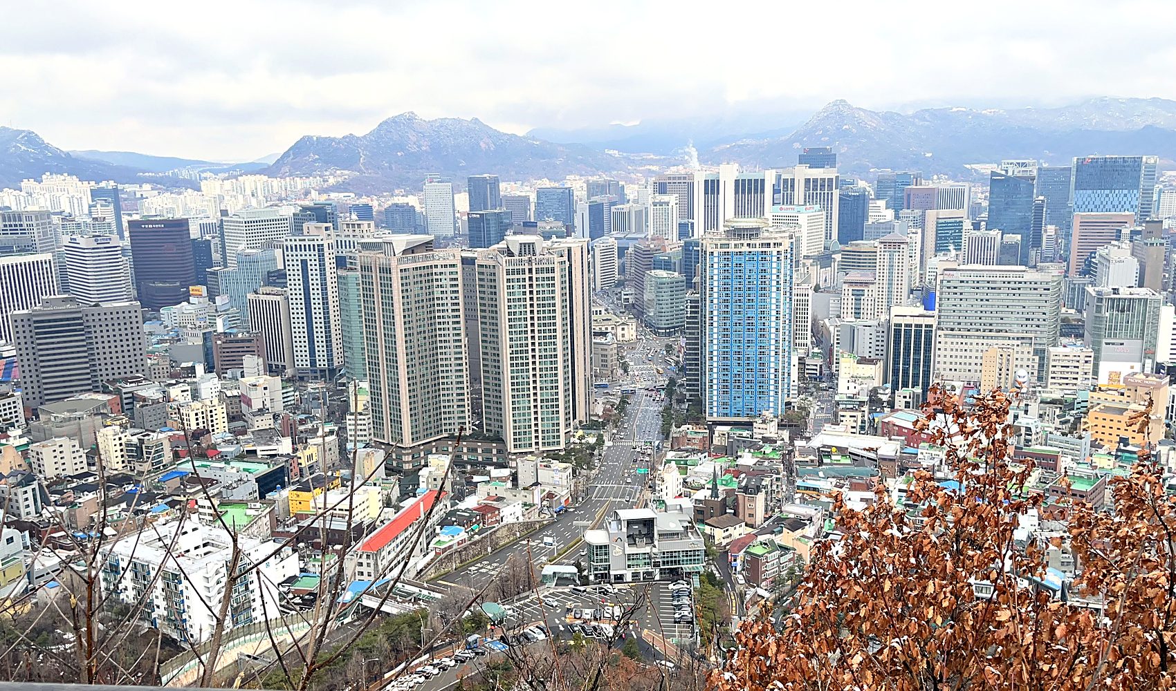 seoul sprawling toward the mountains